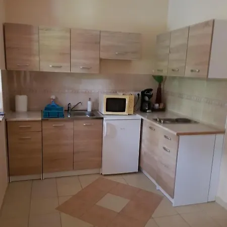 Tisza-tavirozsa Vendeghaz Apartment Tiszaszolos