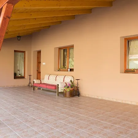 Apartament Tisza-tavirozsa Vendeghaz *